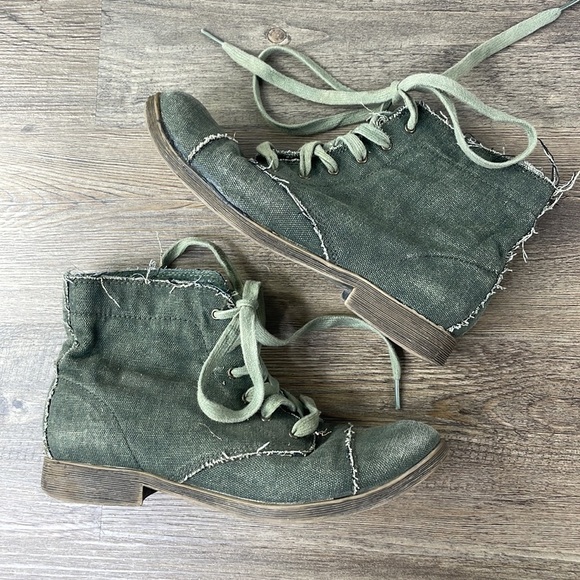 Zigi Soho Women’s Dark Green Onsite Canvas Ankle Bootie, size 8.5 - Picture 1 of 10